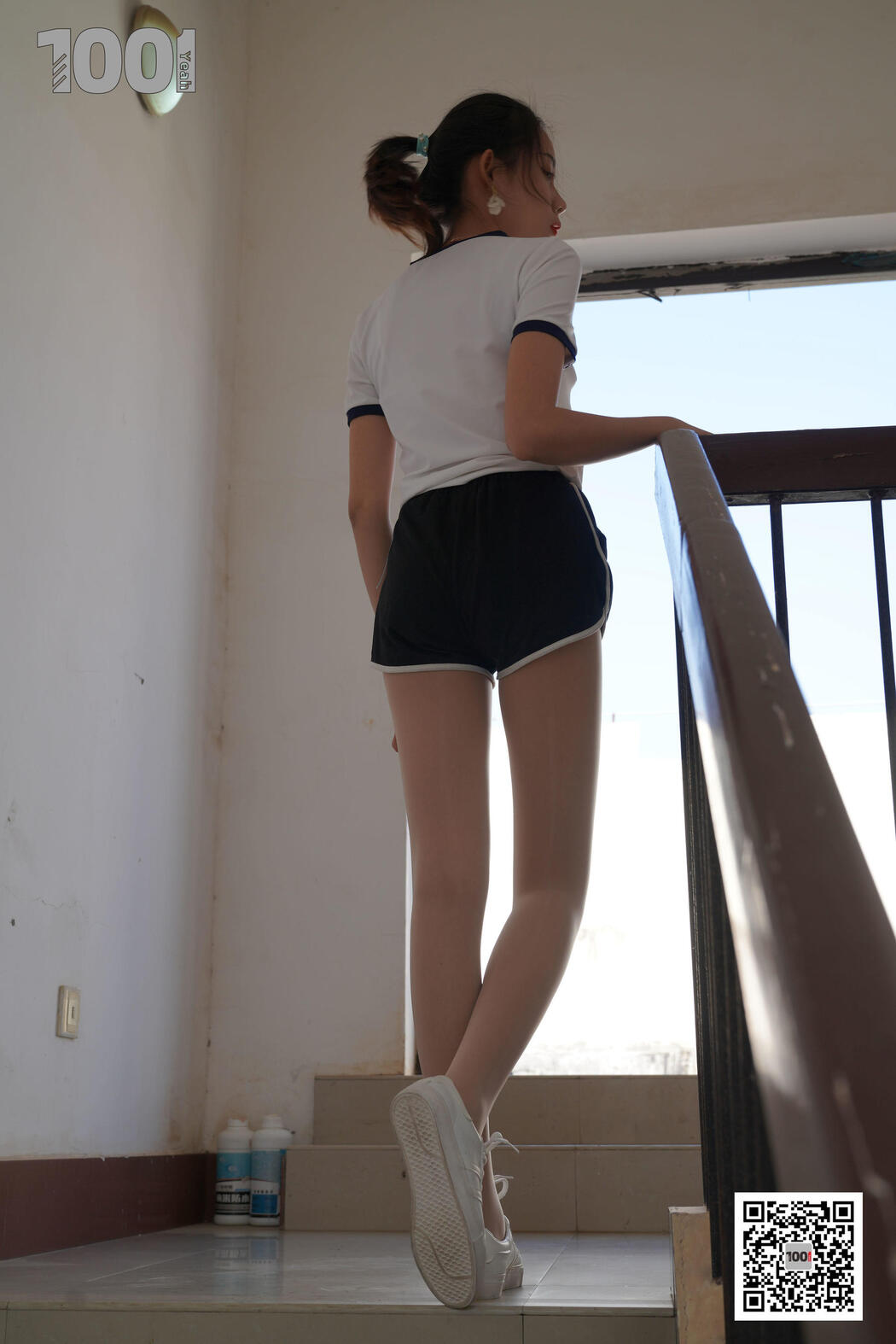 [IESS One Thousand and One Nights] Model Watermelon "Embracing the Sun 4" with beautiful legs in stockings