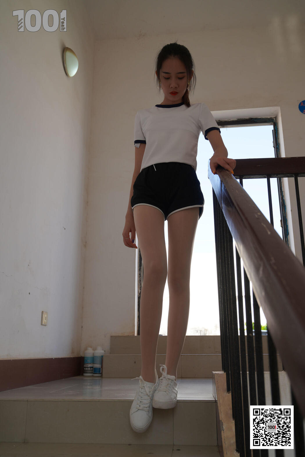 [IESS One Thousand and One Nights] Model Watermelon "Embracing the Sun 4" with beautiful legs in stockings