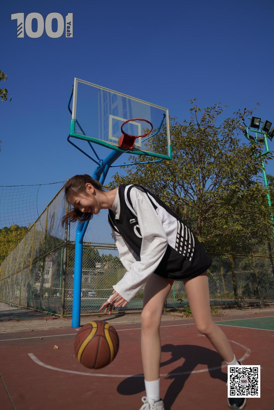 [IESS One Thousand and One Nights] Model: Strawberry "Playing Basketball with Girlfriend 3" Stockings