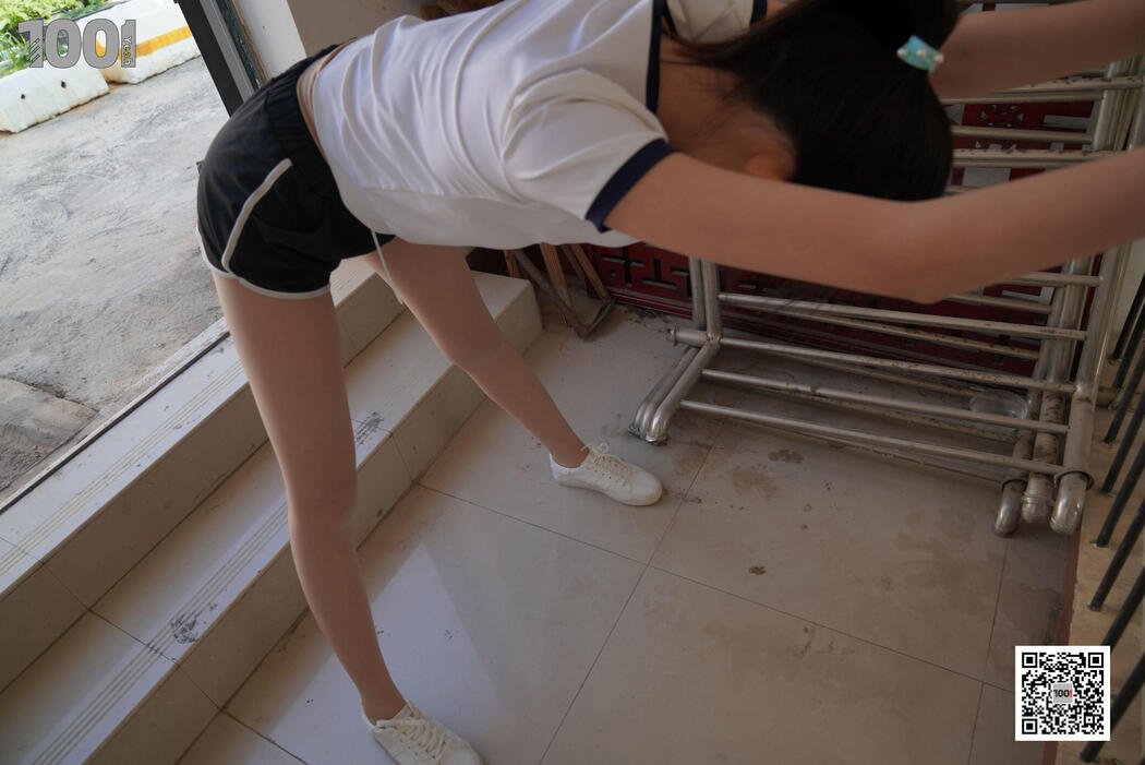 [IESS One Thousand and One Nights] Model Watermelon "Embracing the Sun 4" with beautiful legs in stockings
