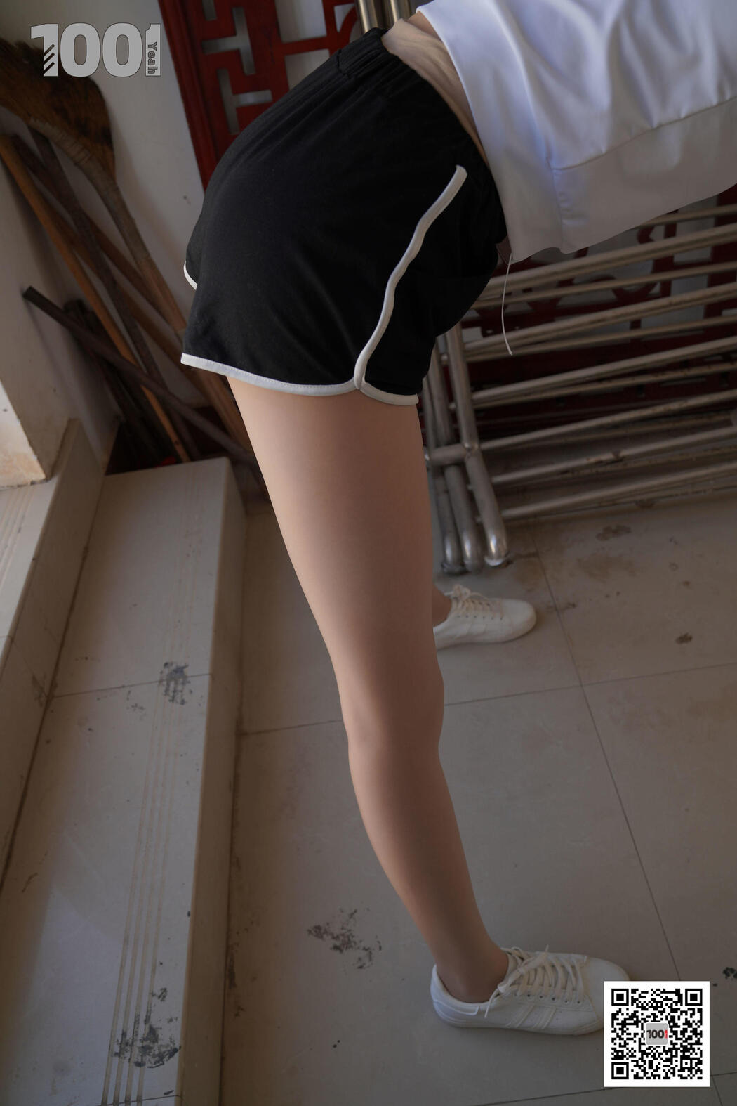 [IESS One Thousand and One Nights] Model Watermelon "Embracing the Sun 4" with beautiful legs in stockings