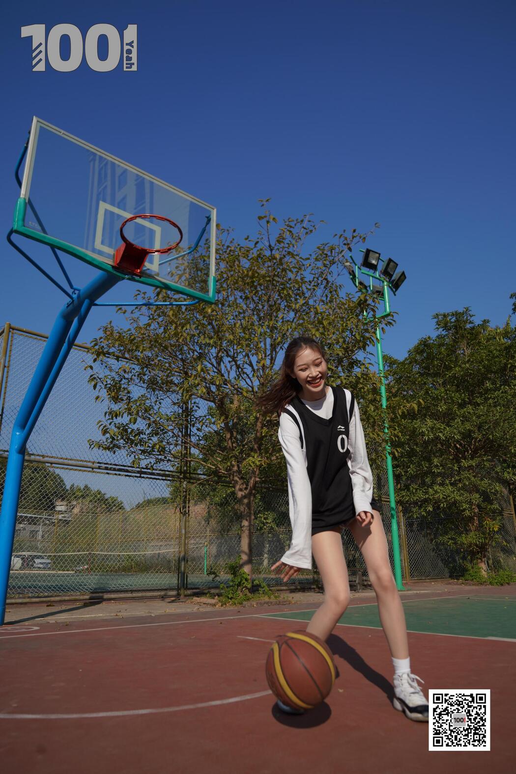 [IESS One Thousand and One Nights] Model: Strawberry "Playing Basketball with Girlfriend 3" Stockings