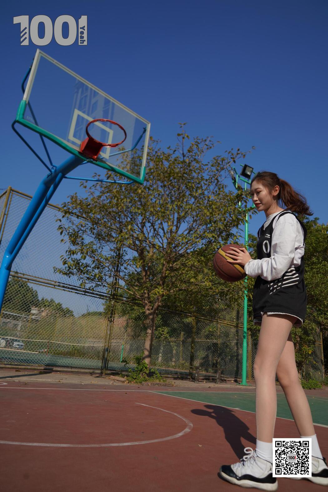 [IESS One Thousand and One Nights] Model: Strawberry "Playing Basketball with Girlfriend 3" Stockings