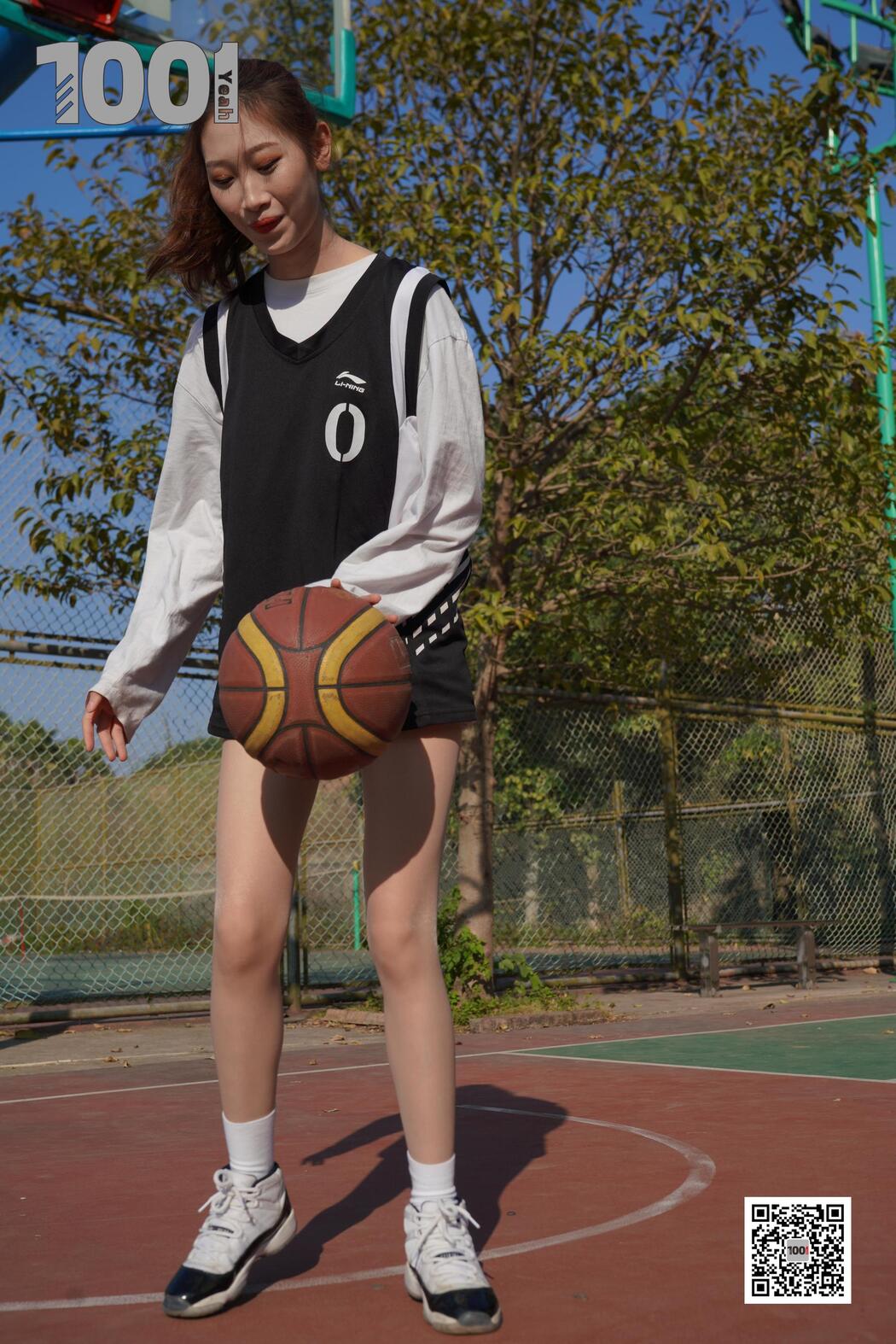 [IESS One Thousand and One Nights] Model: Strawberry "Playing Basketball with Girlfriend 3" Stockings