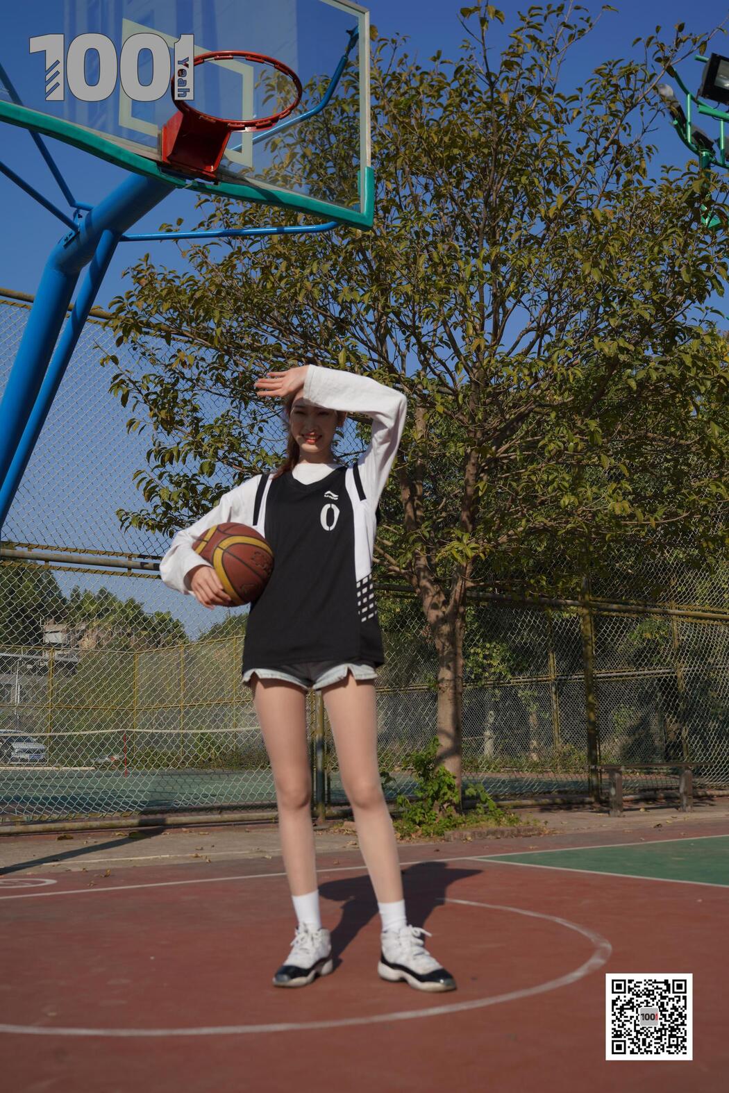 [IESS One Thousand and One Nights] Model: Strawberry "Playing Basketball with Girlfriend 3" Stockings