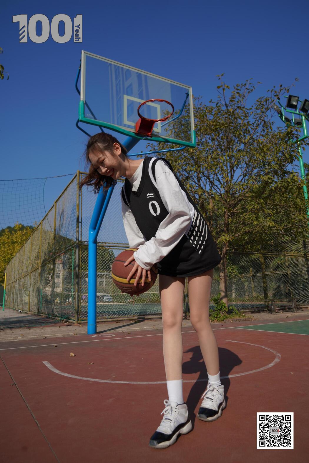 [IESS One Thousand and One Nights] Model: Strawberry "Playing Basketball with Girlfriend 3" Stockings