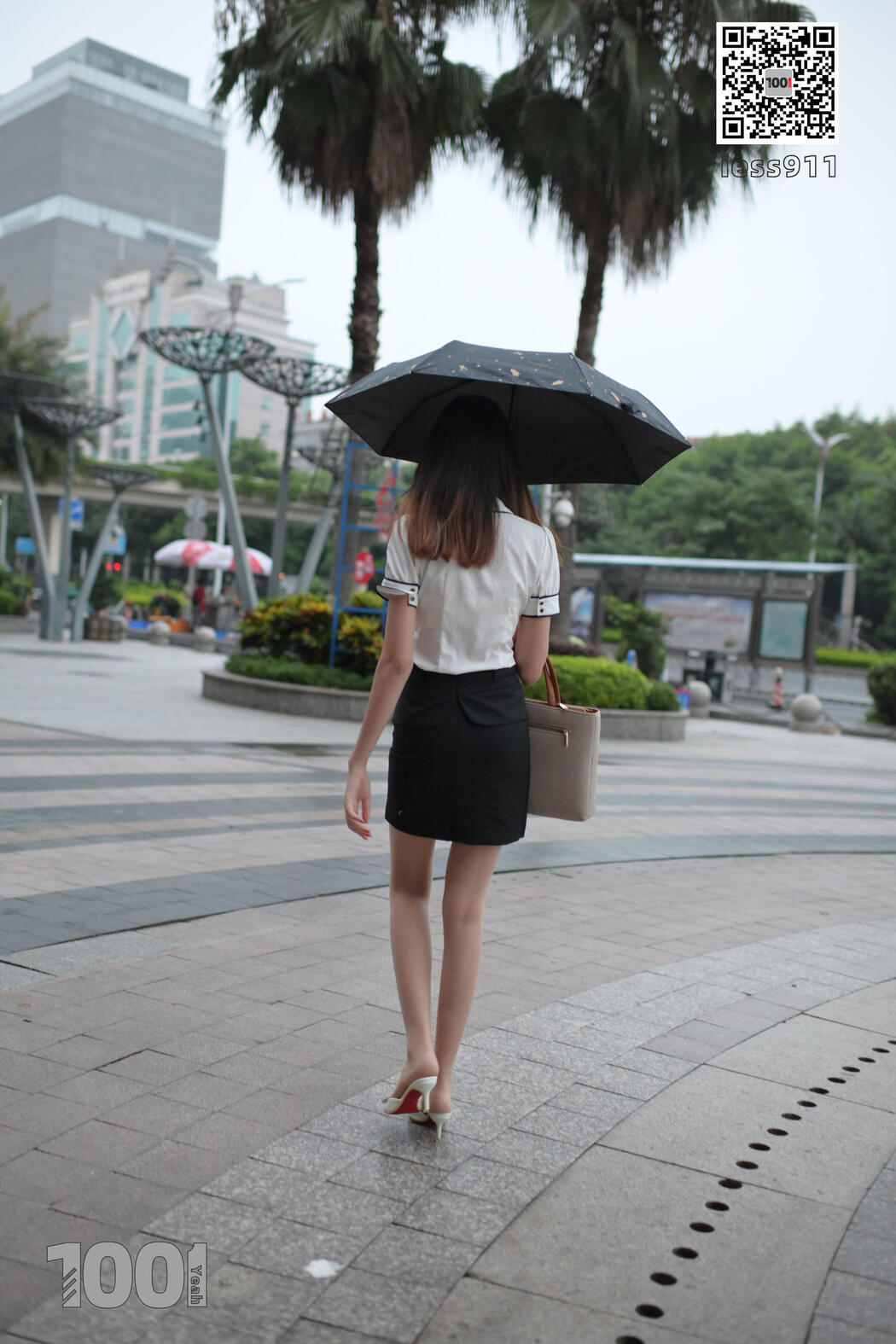 [IESS One Thousand and One Nights] "Waiting for Bus 1" Street Style Stockings