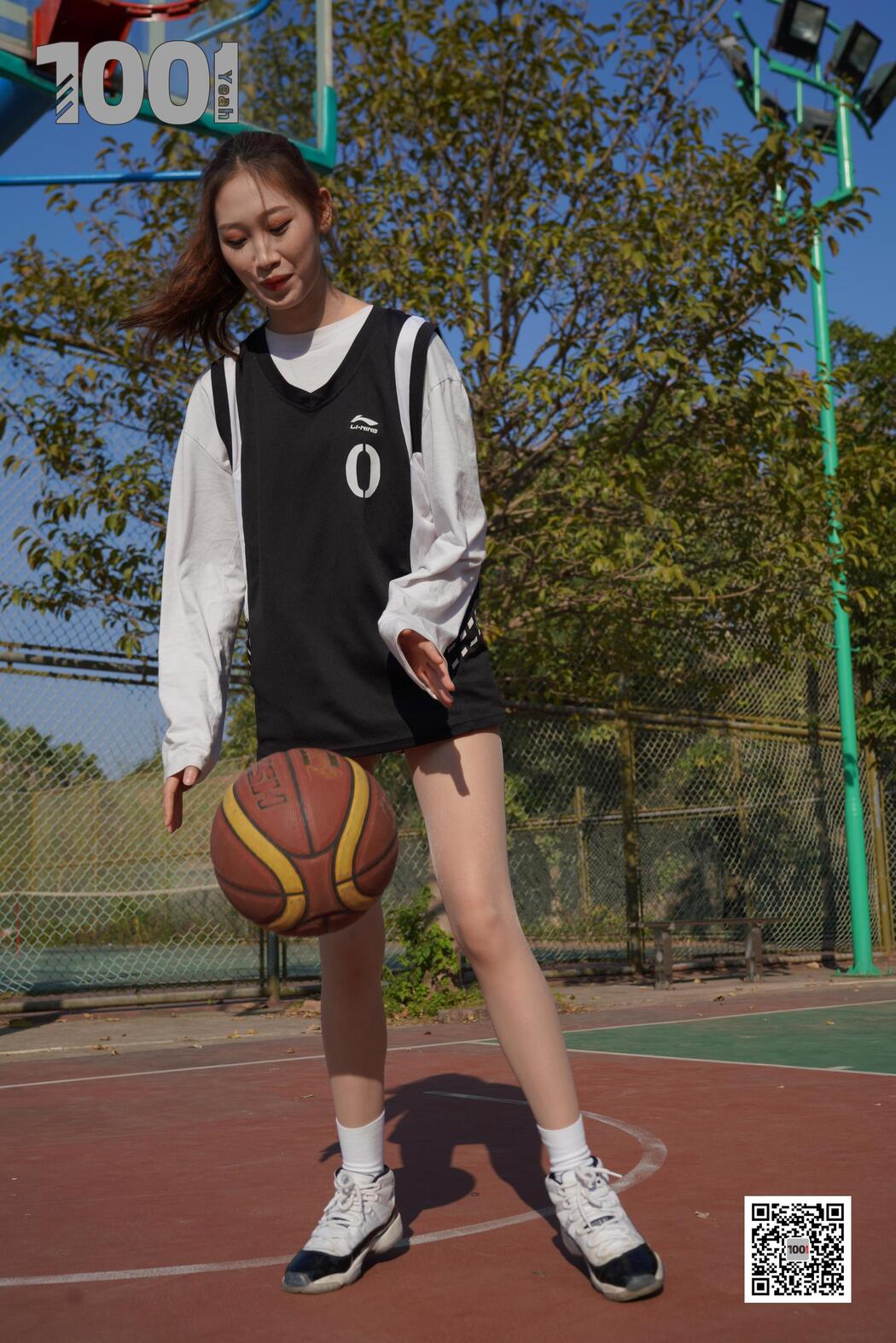 [IESS One Thousand and One Nights] Model: Strawberry "Playing Basketball with Girlfriend 3" Stockings