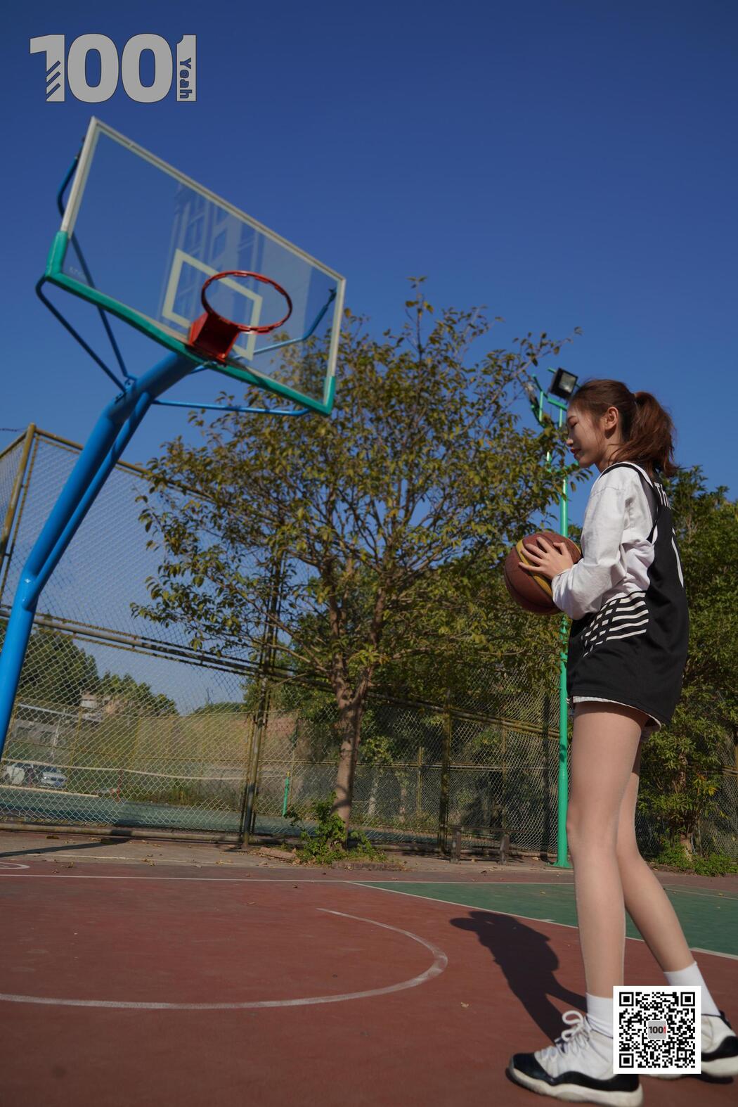 [IESS One Thousand and One Nights] Model: Strawberry "Playing Basketball with Girlfriend 3" Stockings