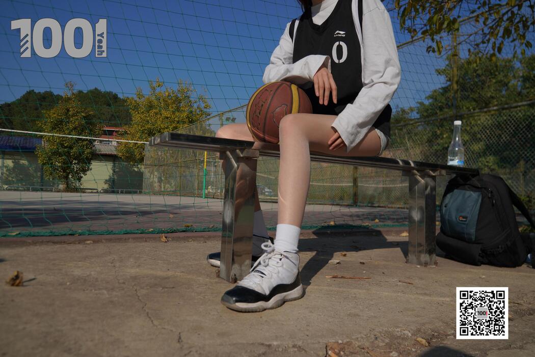 [IESS One Thousand and One Nights] Model: Strawberry "Playing Basketball with Girlfriend 3" Stockings