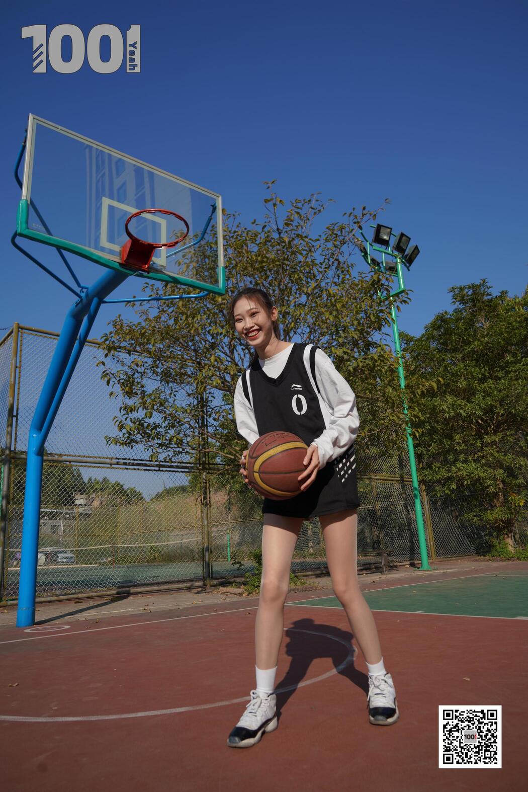 [IESS One Thousand and One Nights] Model: Strawberry "Playing Basketball with Girlfriend 3" Stockings