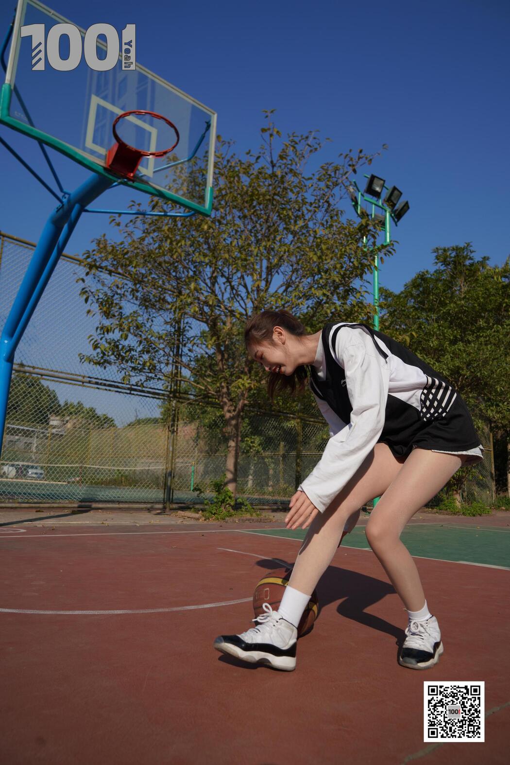 [IESS One Thousand and One Nights] Model: Strawberry "Playing Basketball with Girlfriend 3" Stockings