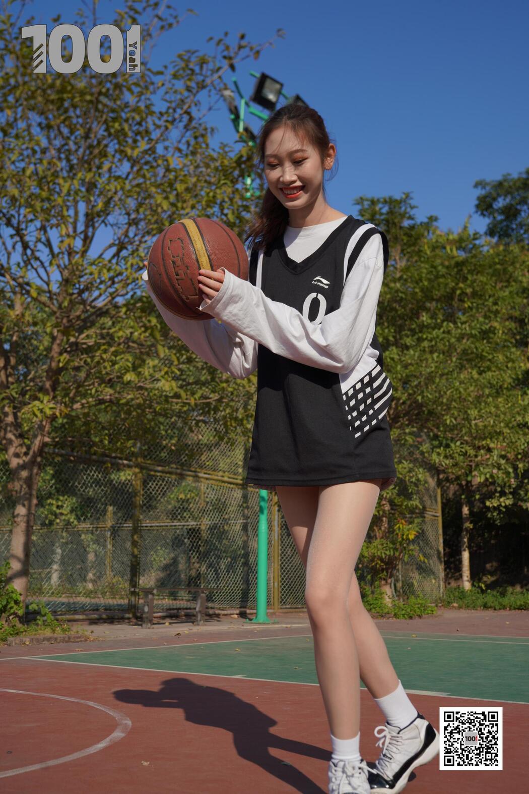 [IESS One Thousand and One Nights] Model: Strawberry "Playing Basketball with Girlfriend 3" Stockings