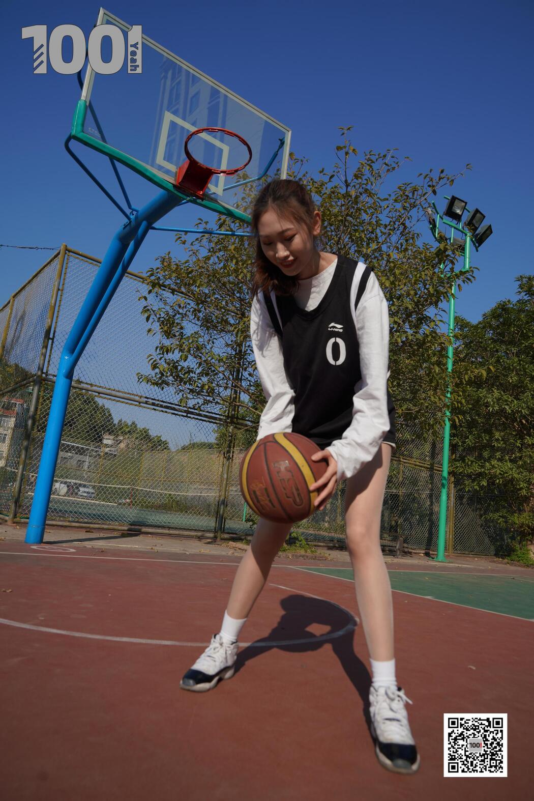 [IESS One Thousand and One Nights] Model: Strawberry "Playing Basketball with Girlfriend 3" Stockings