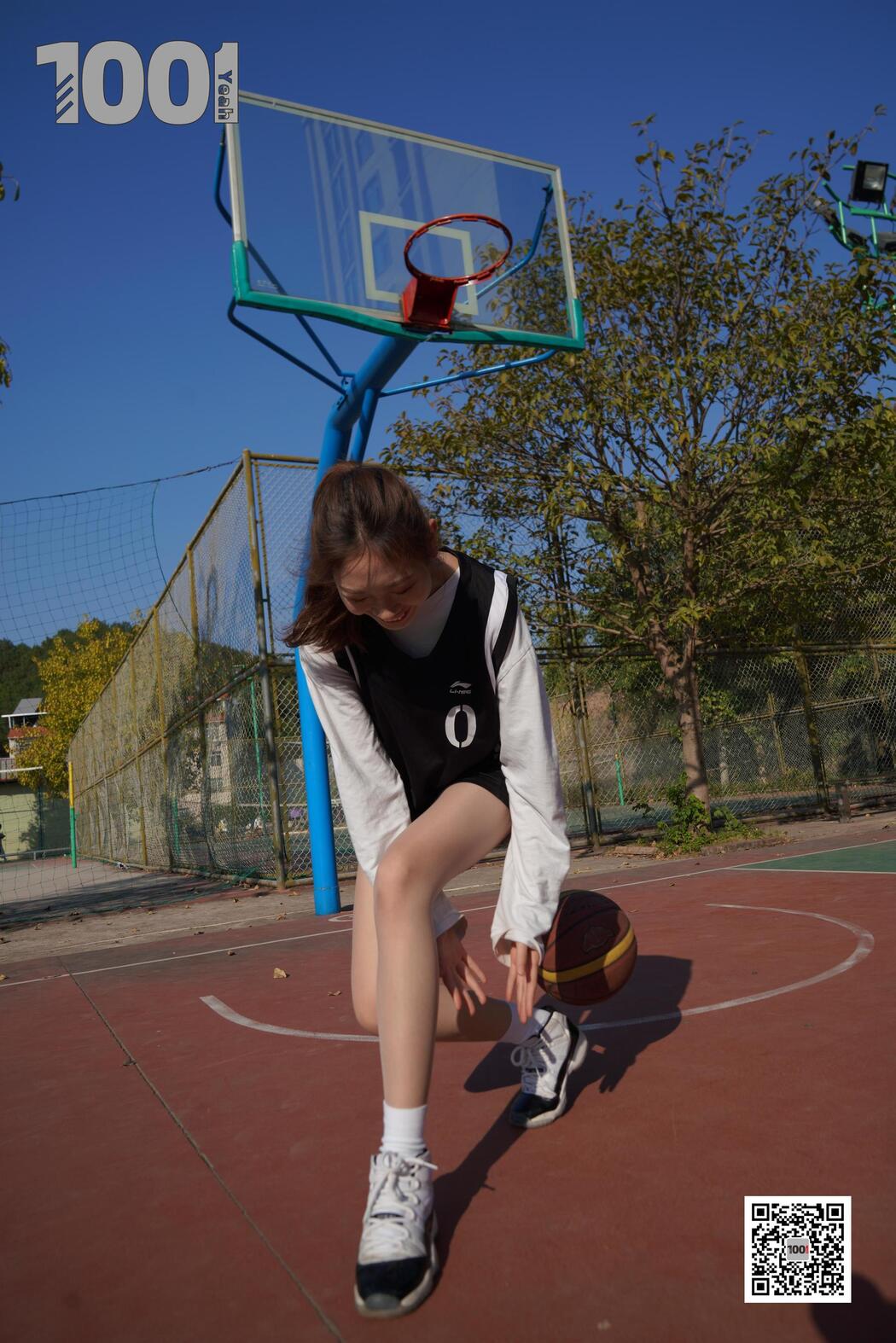 [IESS One Thousand and One Nights] Model: Strawberry "Playing Basketball with Girlfriend 3" Stockings