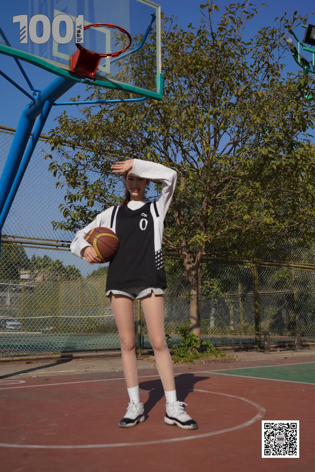 [IESS One Thousand and One Nights] Model: Strawberry "Playing Basketball with Girlfriend 3" Stockings