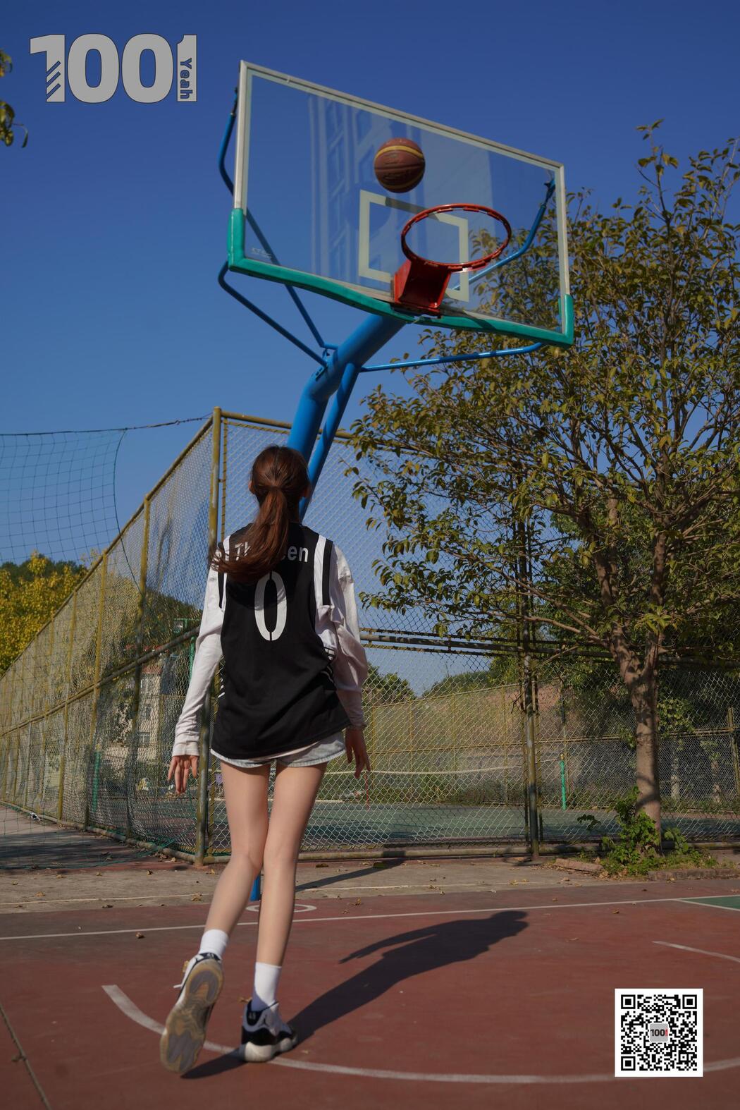 [IESS One Thousand and One Nights] Model: Strawberry "Playing Basketball with Girlfriend 3" Stockings