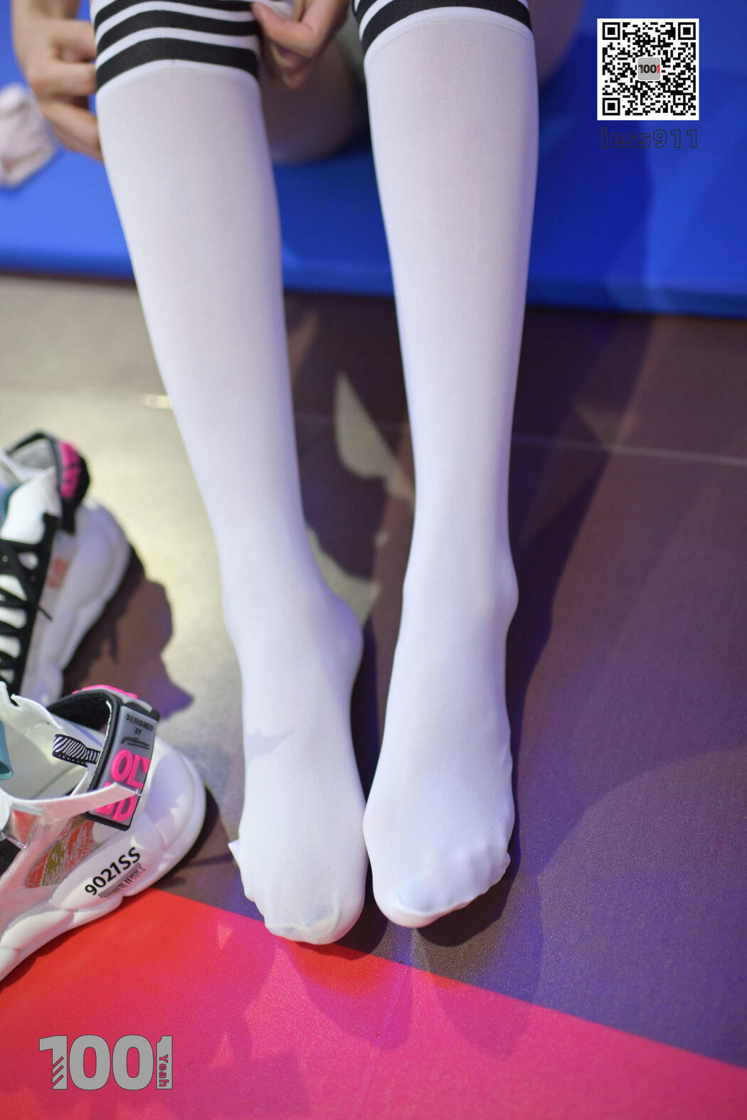 [IESS One Thousand and One Nights] "OL Going Fitness After get off work 2" Beautiful legs