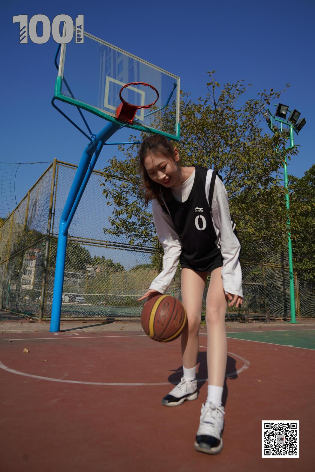 [IESS One Thousand and One Nights] Model: Strawberry "Playing Basketball with Girlfriend 3" Stockings