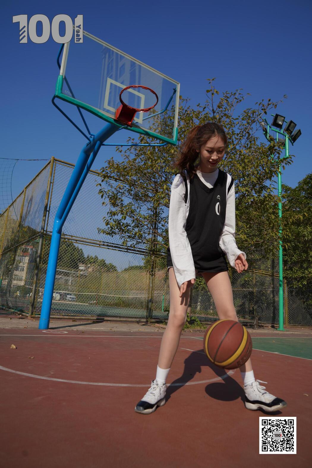 [IESS One Thousand and One Nights] Model: Strawberry "Playing Basketball with Girlfriend 3" Stockings