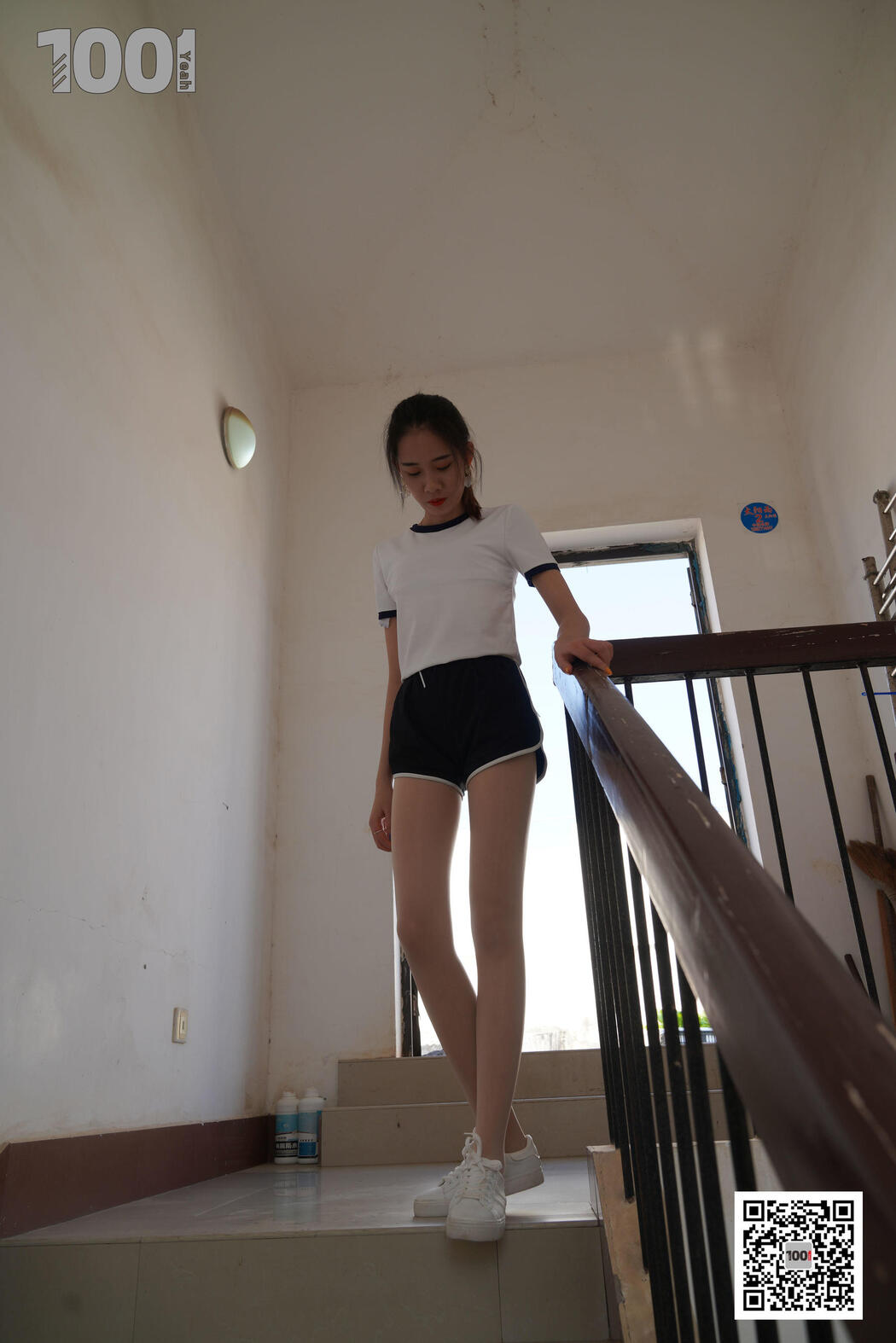 [IESS One Thousand and One Nights] Model Watermelon "Embracing the Sun 4" with beautiful legs in stockings
