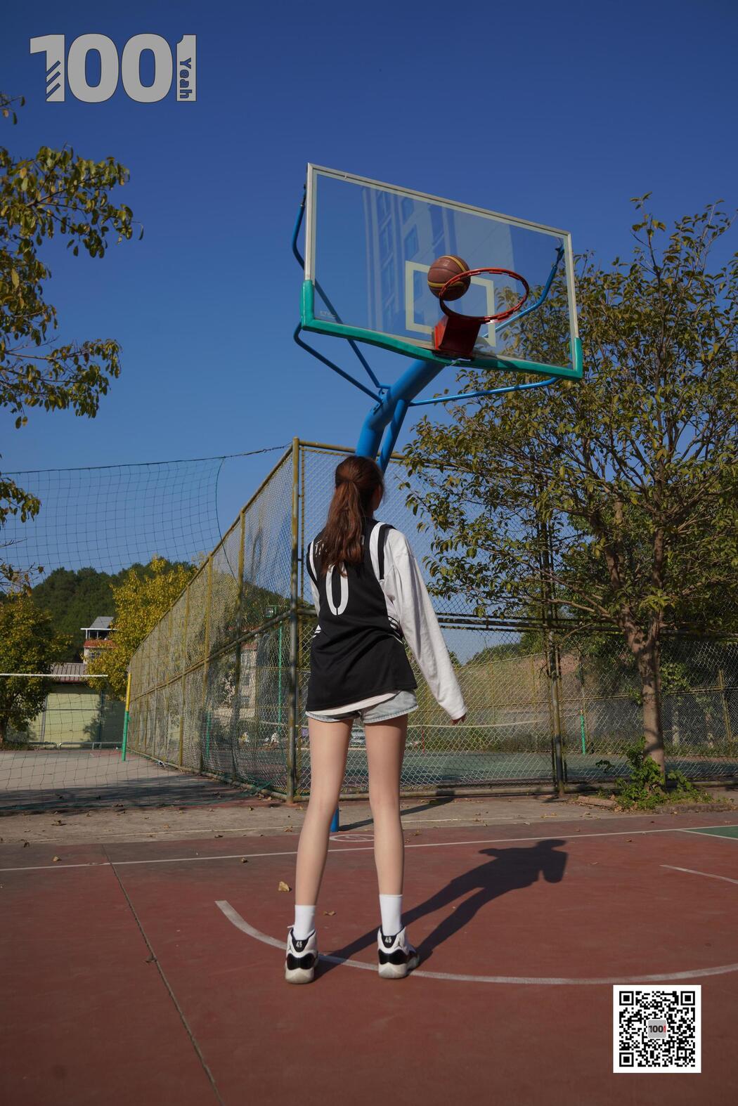 [IESS One Thousand and One Nights] Model: Strawberry "Playing Basketball with Girlfriend 3" Stockings