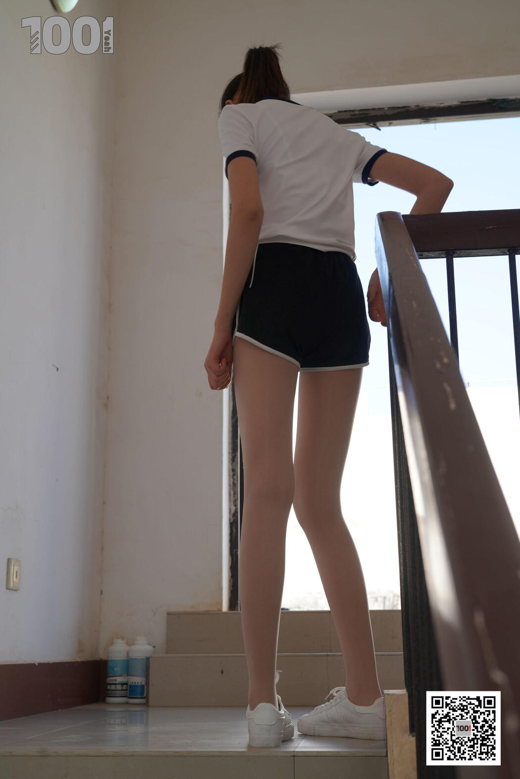 [IESS One Thousand and One Nights] Model Watermelon "Embracing the Sun 4" with beautiful legs in stockings