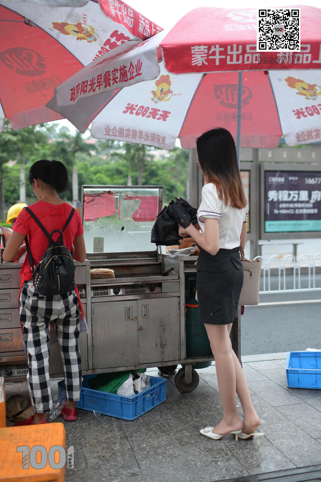 [IESS One Thousand and One Nights] "Waiting for Bus 1" Street Style Stockings