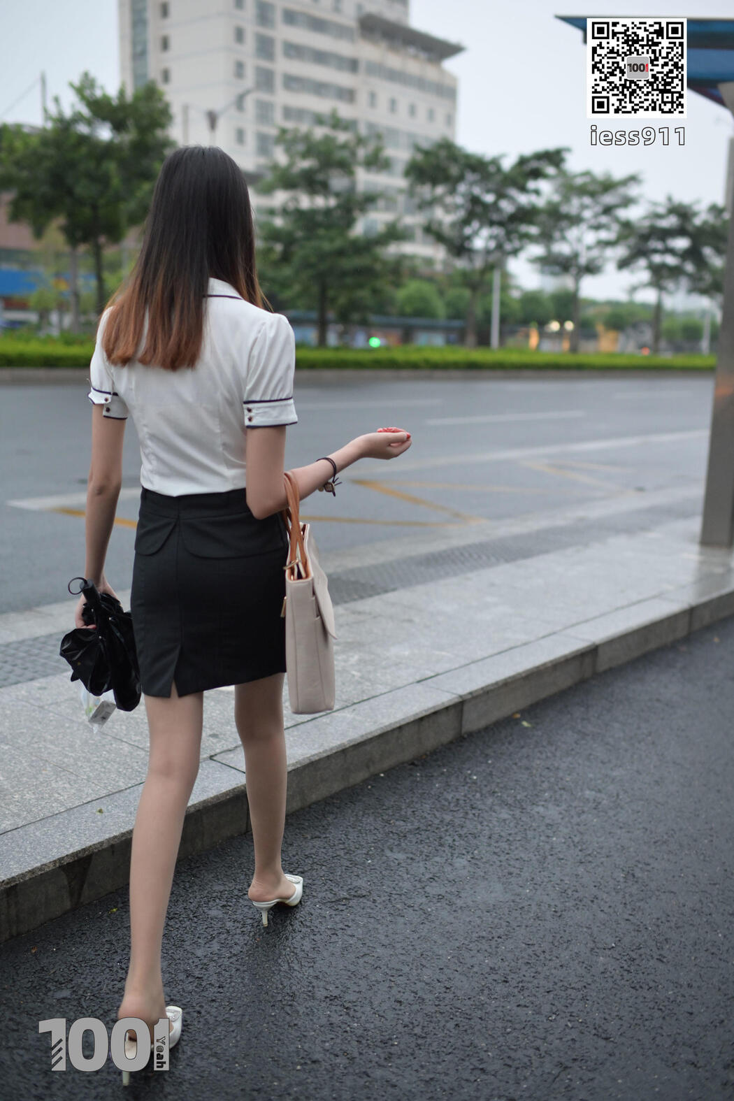 [IESS One Thousand and One Nights] "Waiting for Bus 1" Street Style Stockings