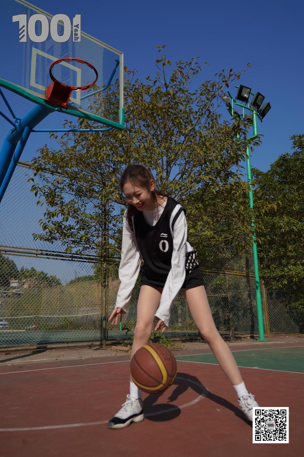 [IESS One Thousand and One Nights] Model: Strawberry "Playing Basketball with Girlfriend 3" Stockings
