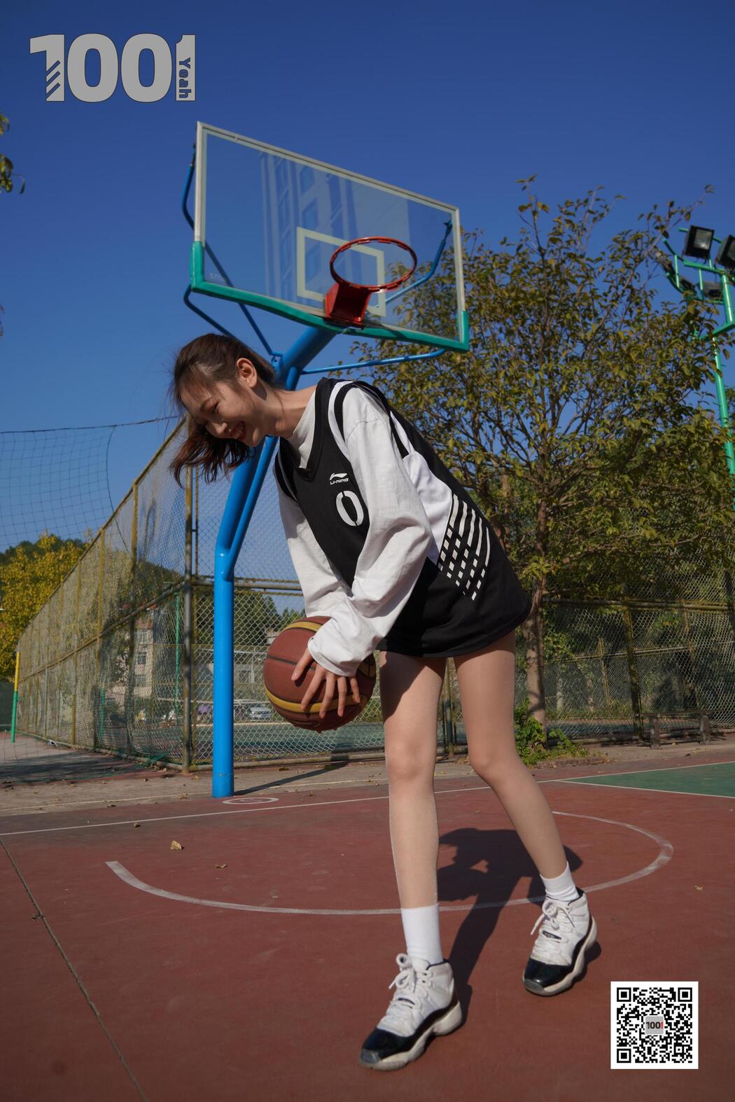 [IESS One Thousand and One Nights] Model: Strawberry "Playing Basketball with Girlfriend 3" Stockings