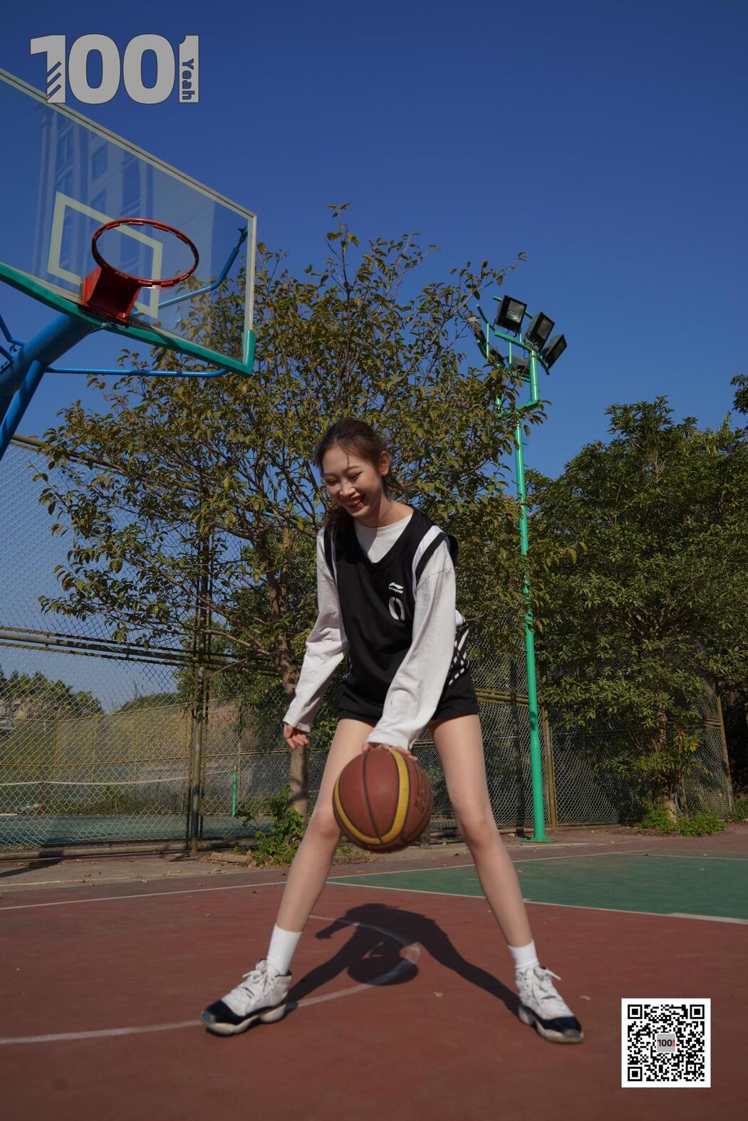 [IESS One Thousand and One Nights] Model: Strawberry "Playing Basketball with Girlfriend 3" Stockings