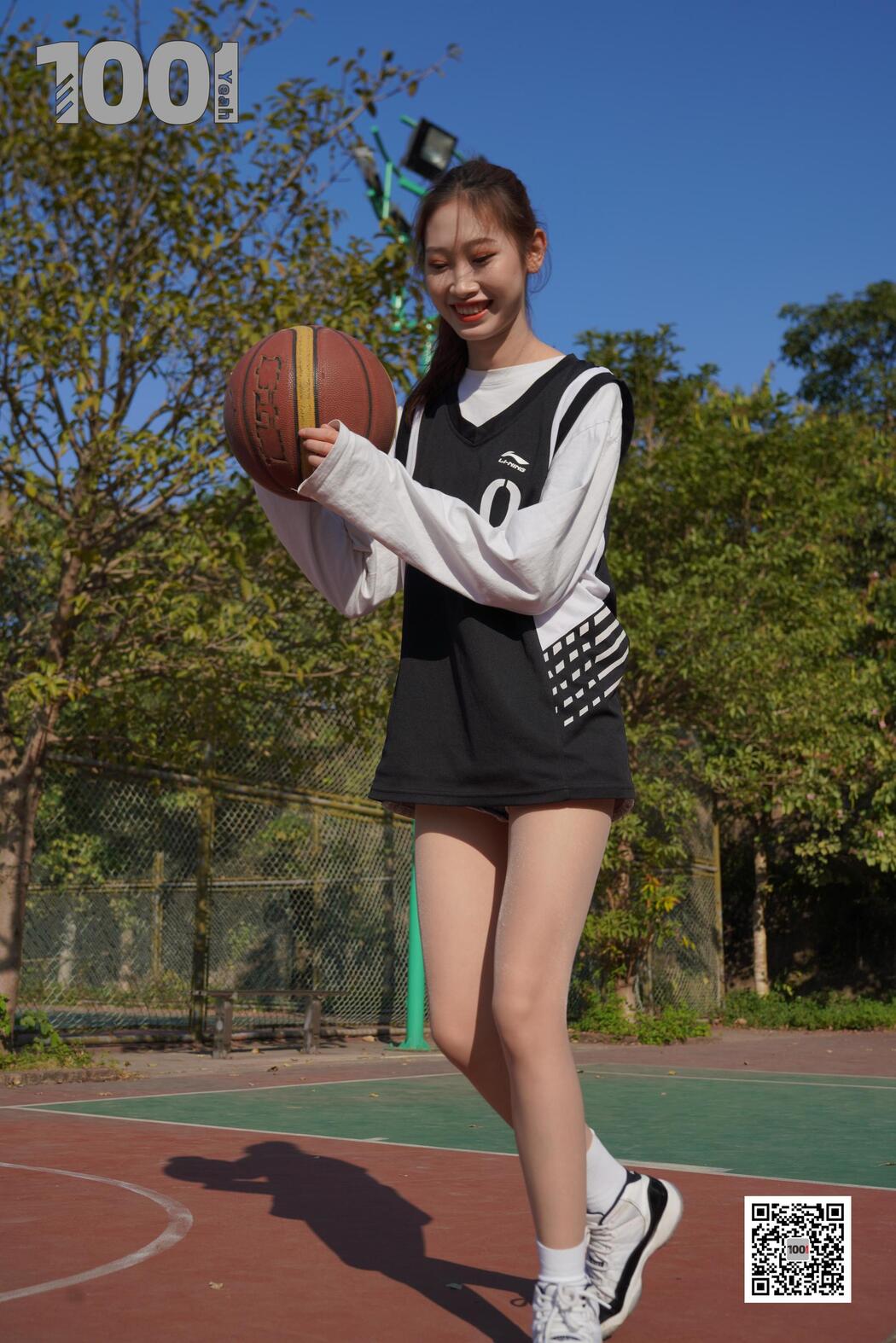 [IESS One Thousand and One Nights] Model: Strawberry "Playing Basketball with Girlfriend 3" Stockings
