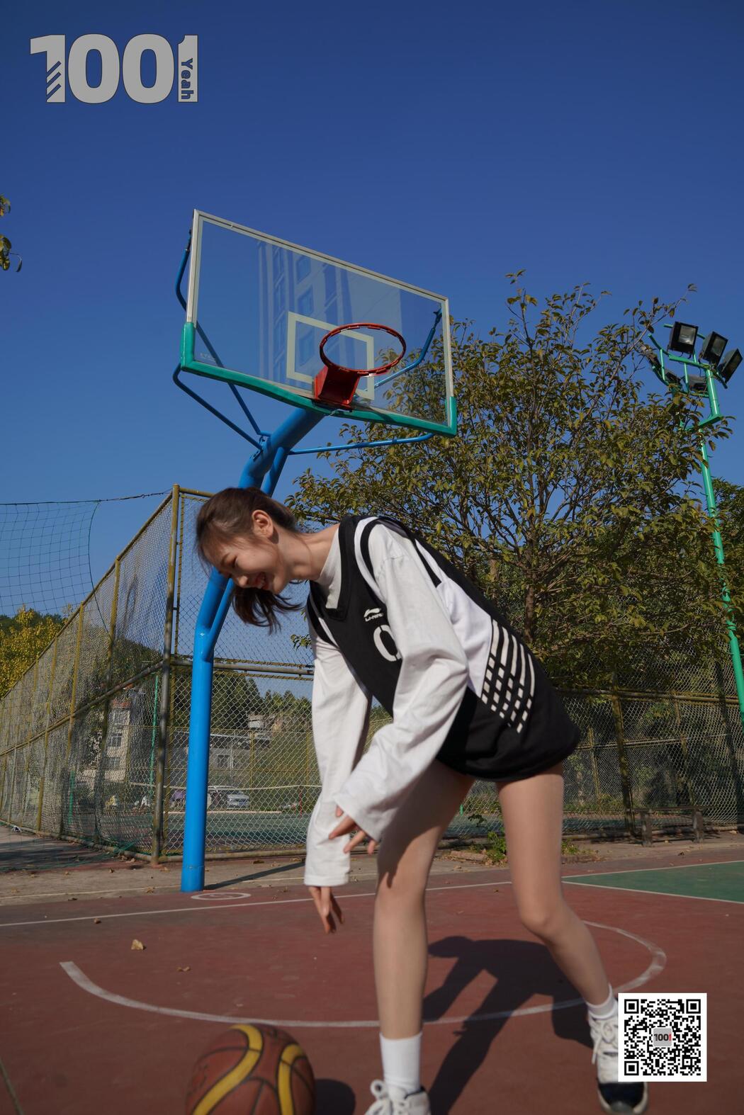 [IESS One Thousand and One Nights] Model: Strawberry "Playing Basketball with Girlfriend 3" Stockings