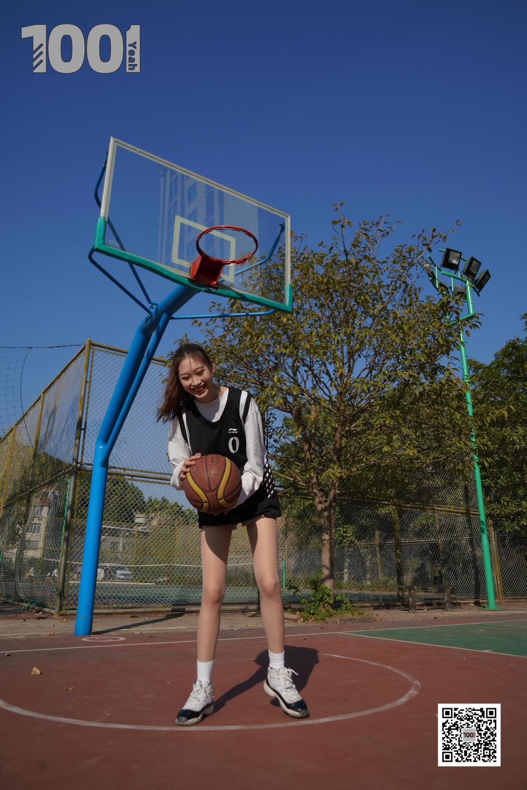 [IESS One Thousand and One Nights] Model: Strawberry "Playing Basketball with Girlfriend 3" Stockings