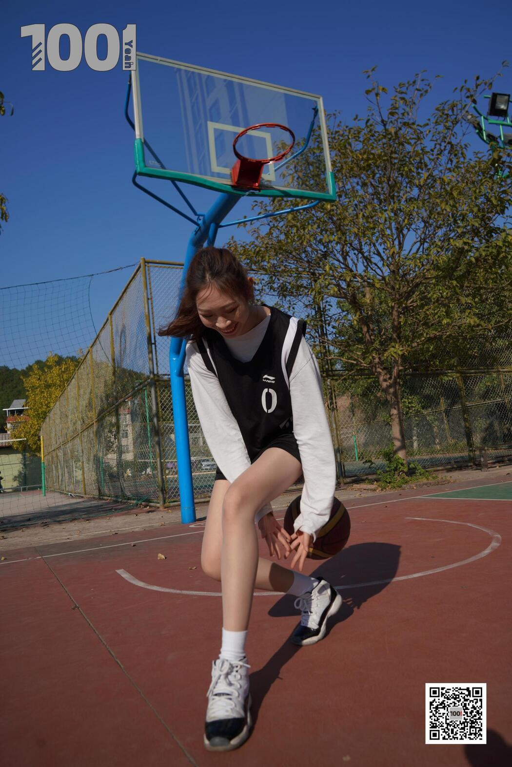 [IESS One Thousand and One Nights] Model: Strawberry "Playing Basketball with Girlfriend 3" Stockings