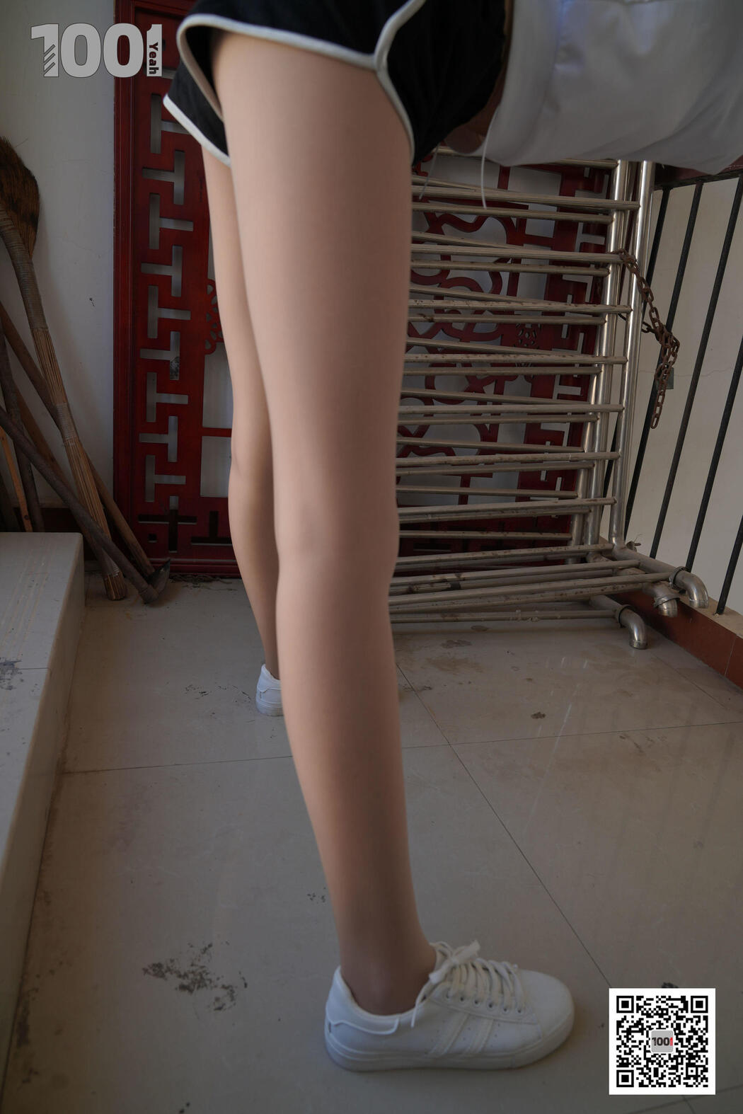 [IESS One Thousand and One Nights] Model Watermelon "Embracing the Sun 4" with beautiful legs in stockings