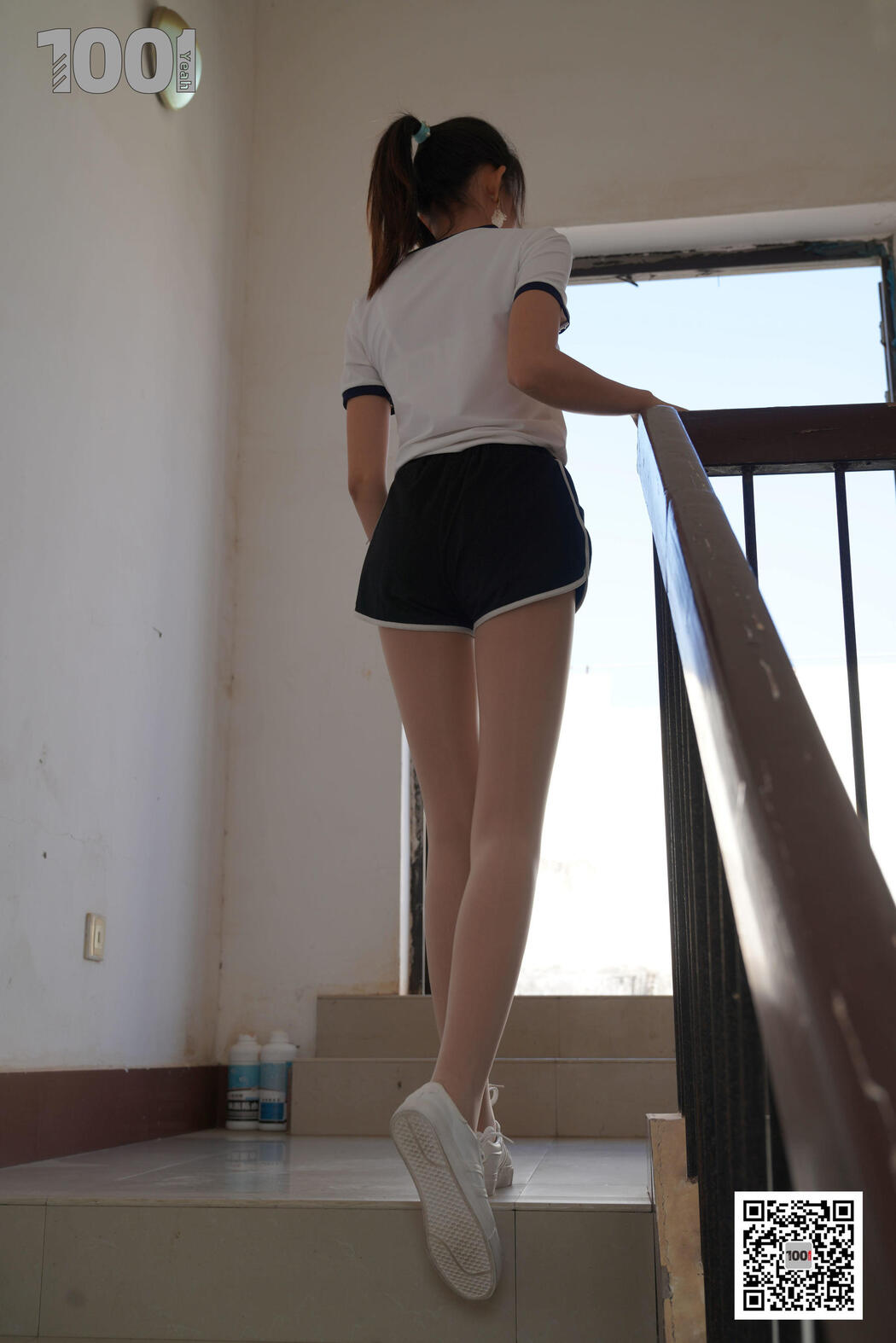 [IESS One Thousand and One Nights] Model Watermelon "Embracing the Sun 4" with beautiful legs in stockings