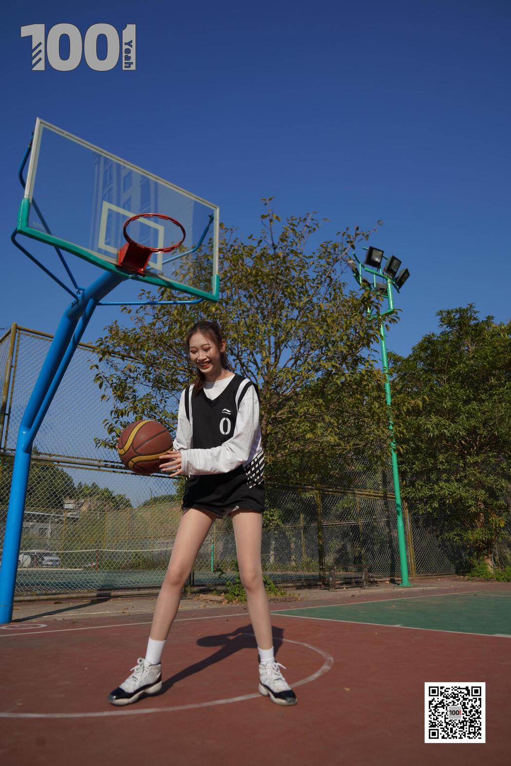 [IESS One Thousand and One Nights] Model: Strawberry "Playing Basketball with Girlfriend 3" Stockings Cover Photo