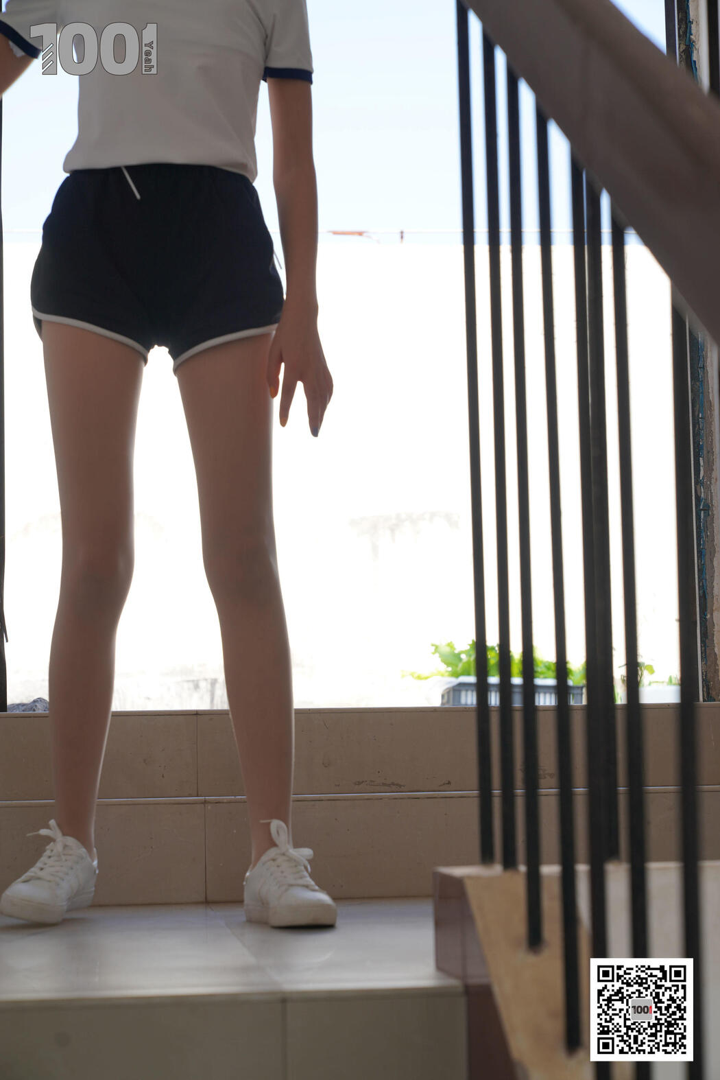 [IESS One Thousand and One Nights] Model Watermelon "Embracing the Sun 4" with beautiful legs in stockings