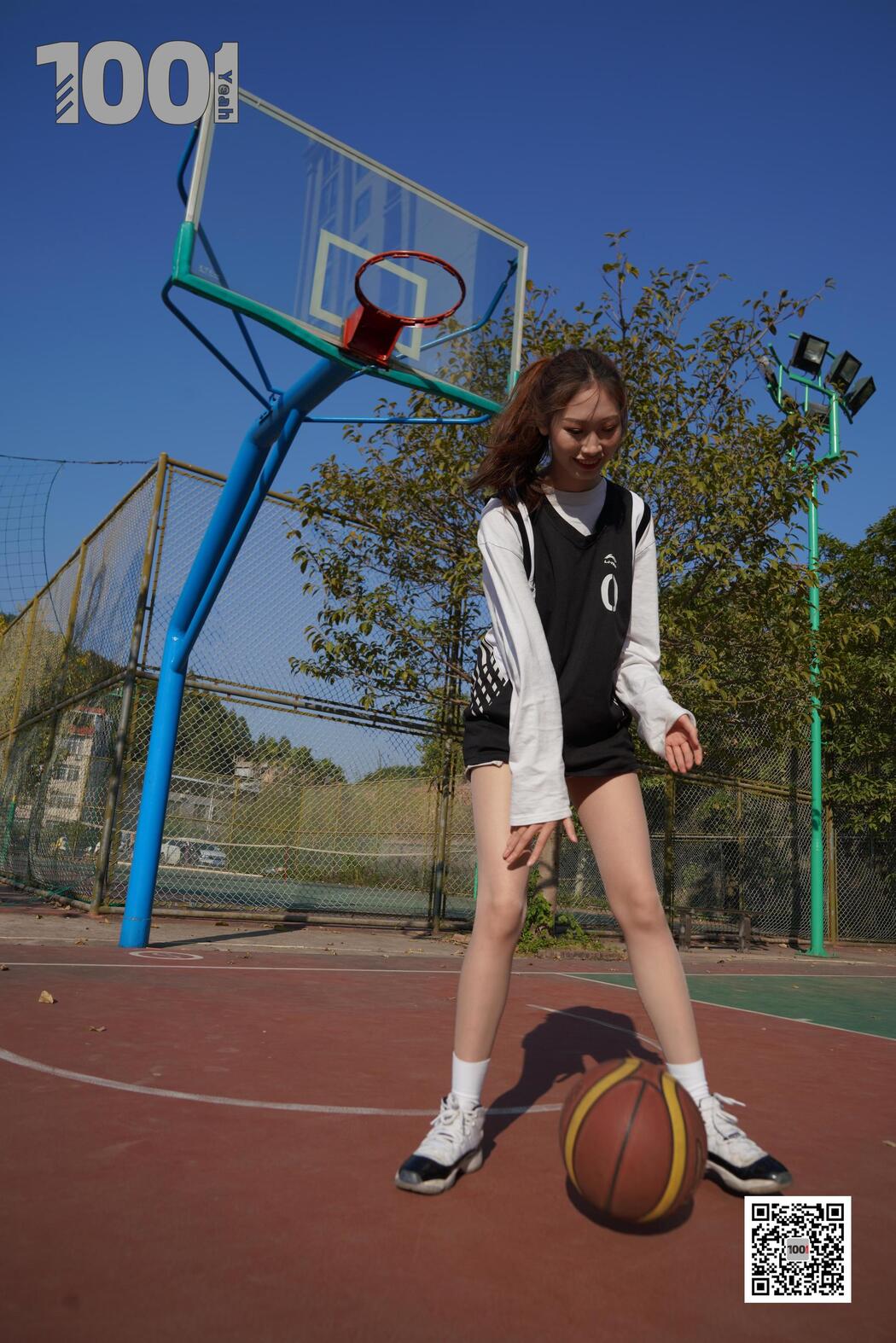 [IESS One Thousand and One Nights] Model: Strawberry "Playing Basketball with Girlfriend 3" Stockings