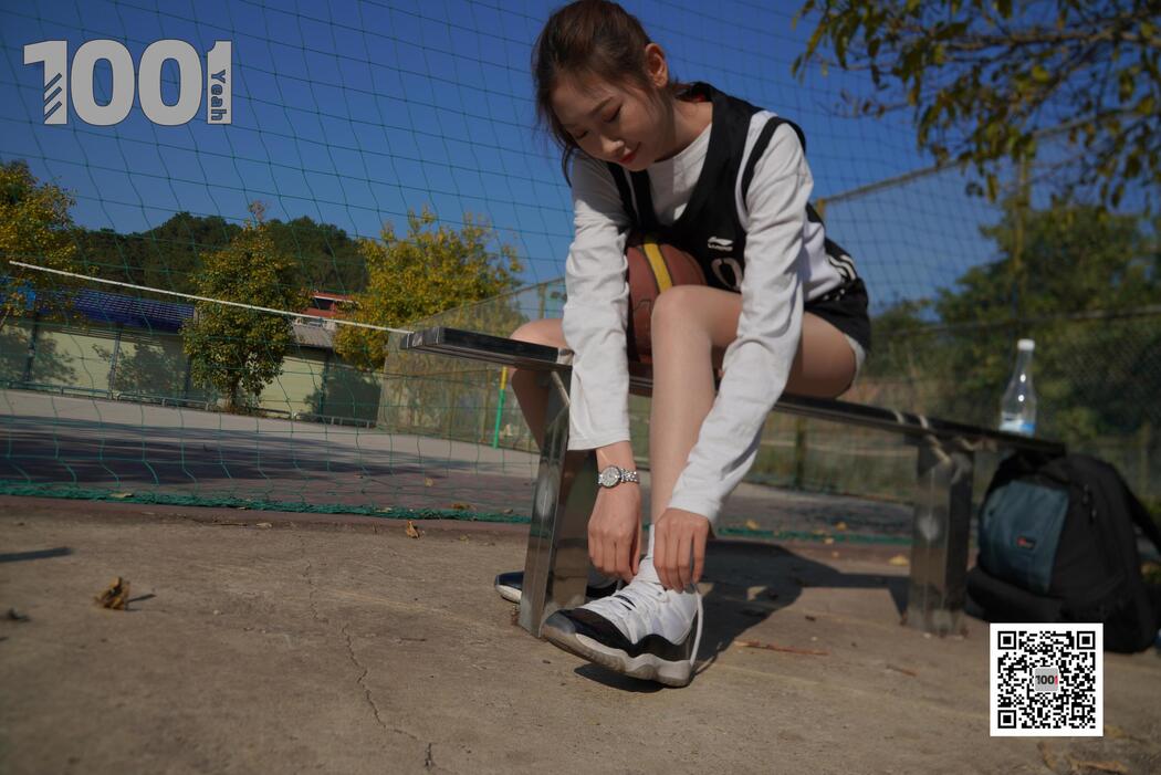 [IESS One Thousand and One Nights] Model: Strawberry "Playing Basketball with Girlfriend 3" Stockings