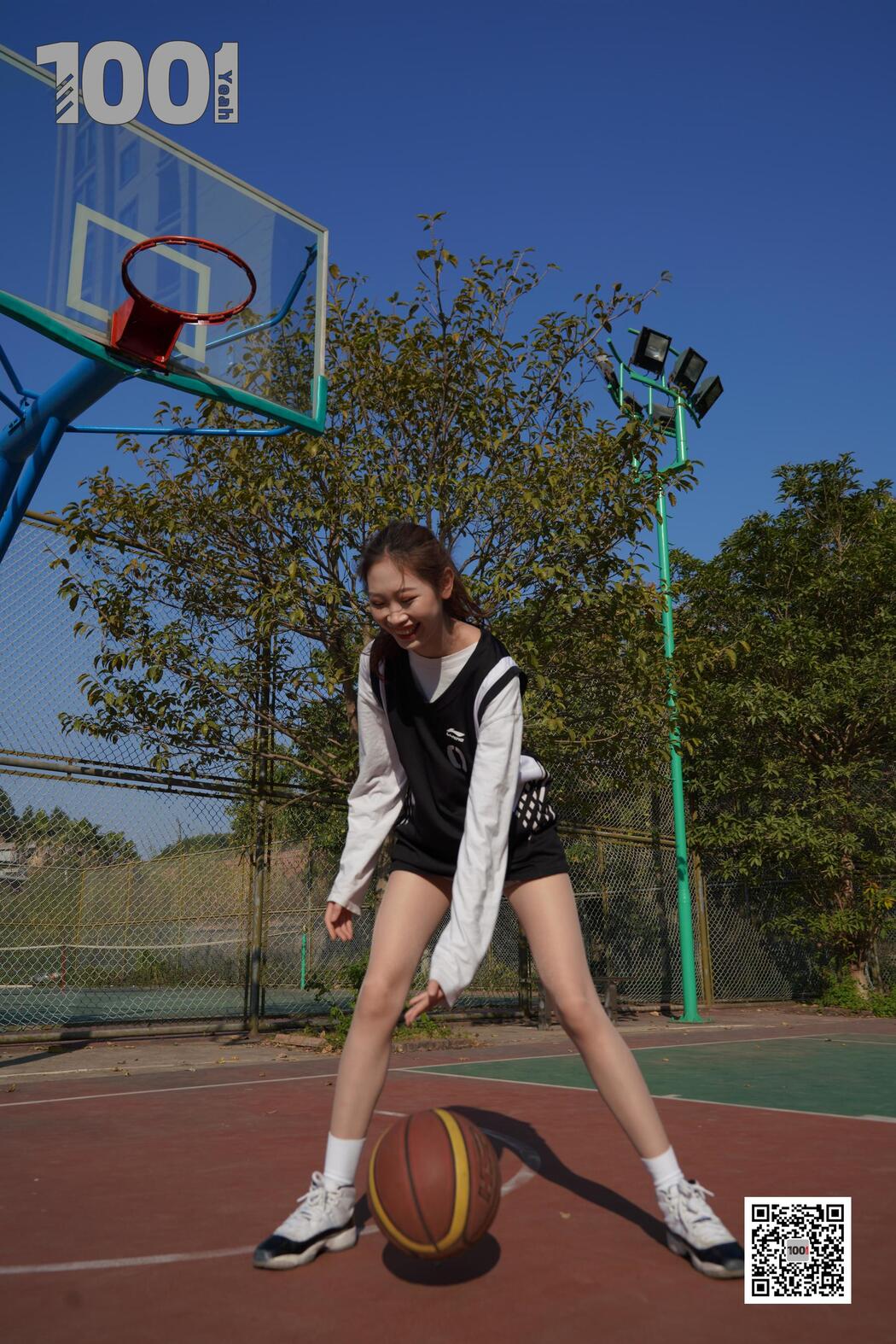 [IESS One Thousand and One Nights] Model: Strawberry "Playing Basketball with Girlfriend 3" Stockings