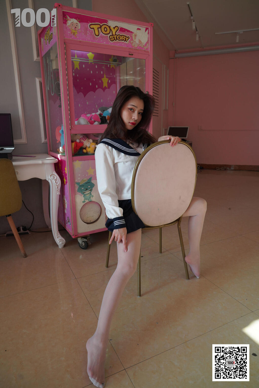 [IESS One Thousand and One Nights] Model: Really "JK Girl Playing Skip Class 4" uniform stockings