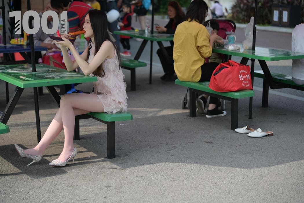 [IESS One Thousand and One Nights] Model: Legs and Legs "Encounter 2" Street shot beautiful legs