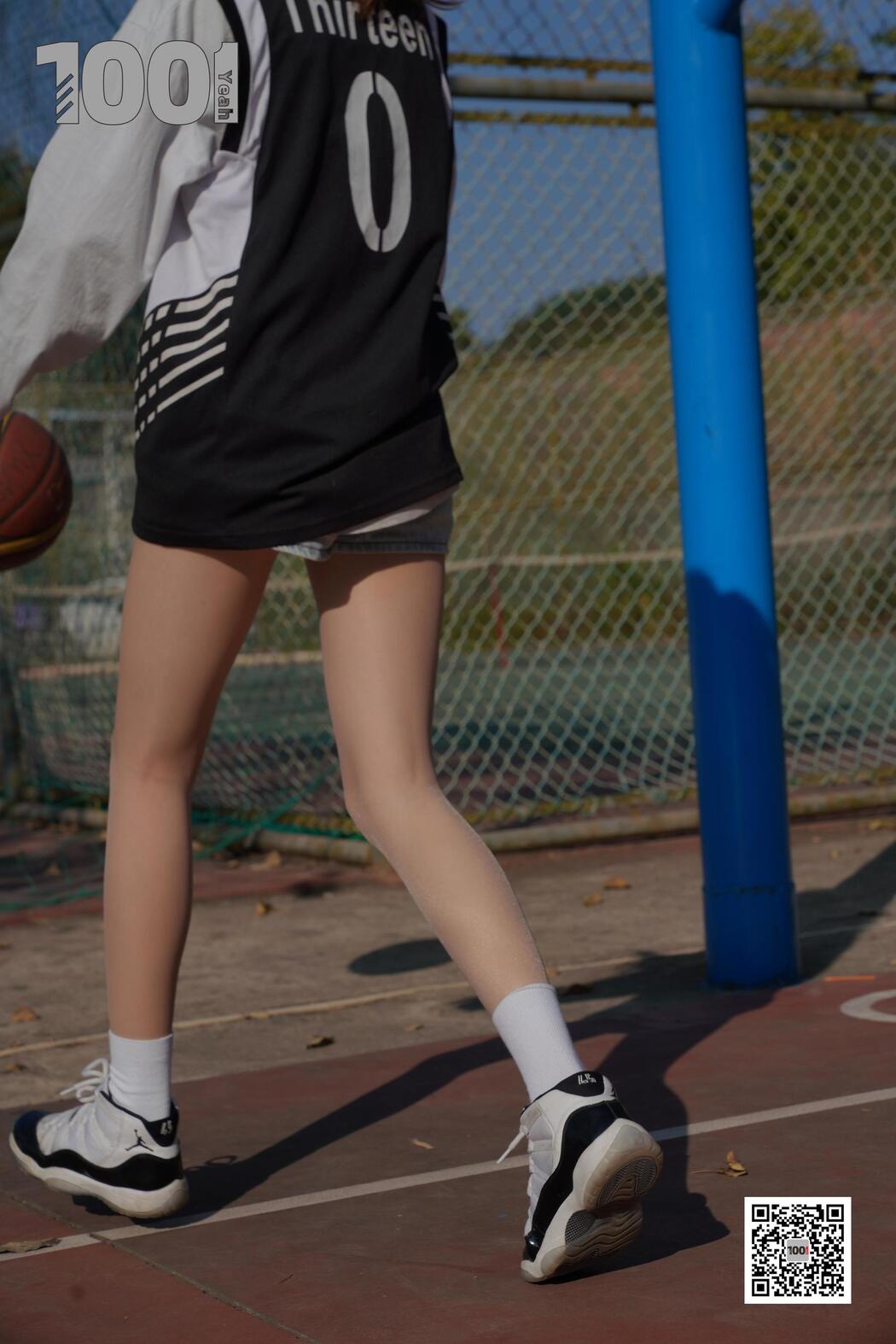 [IESS One Thousand and One Nights] Model Strawberry "Playing Basketball with Girlfriend 2" with beautiful legs in stockings