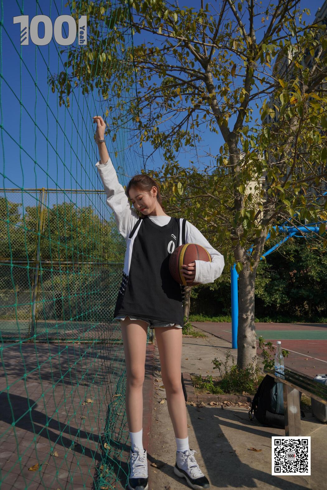 [IESS One Thousand and One Nights] Model Strawberry "Playing Basketball with Girlfriend 2" with beautiful legs in stockings