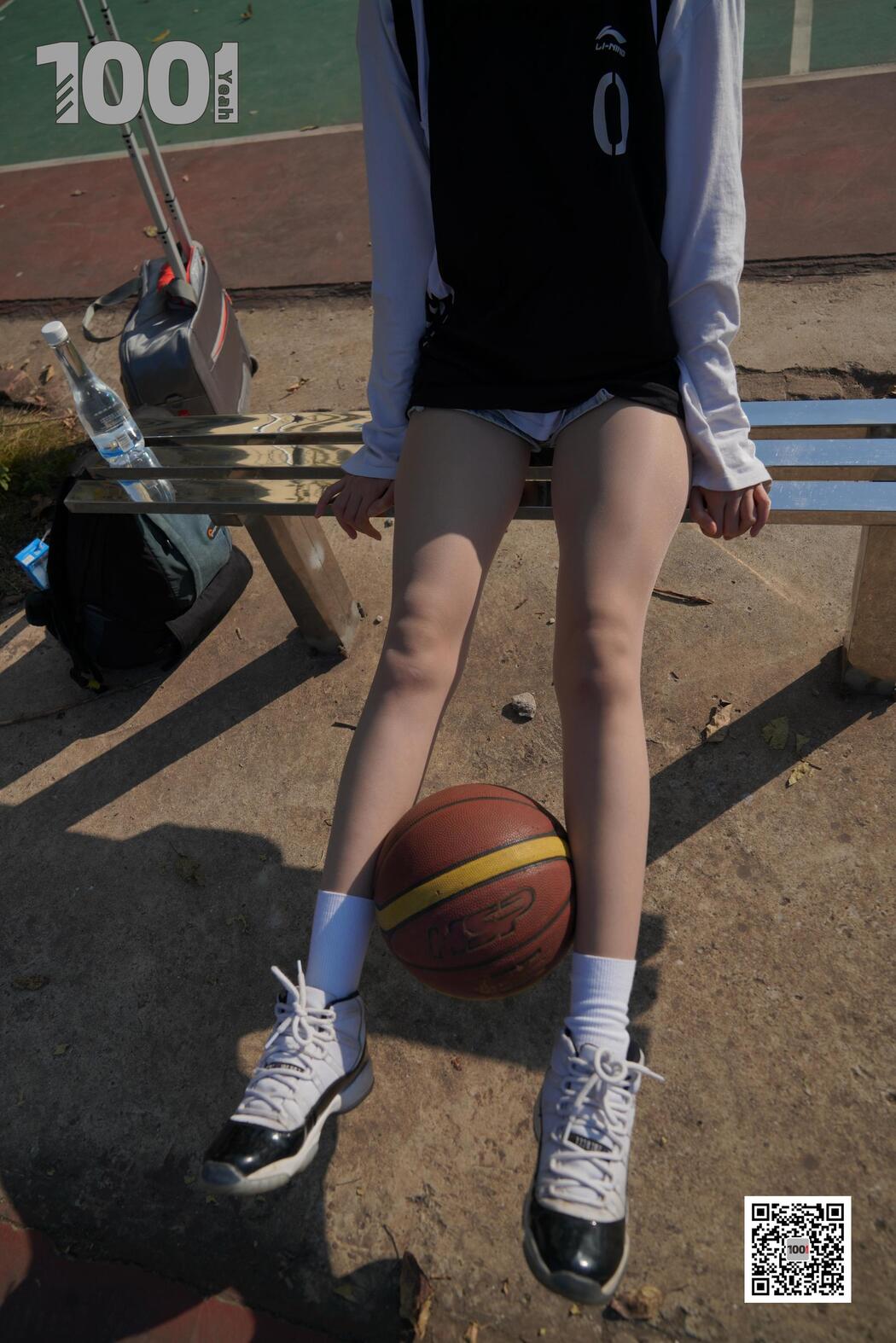 [IESS One Thousand and One Nights] Model Strawberry "Playing Basketball with Girlfriend 2" with beautiful legs in stockings