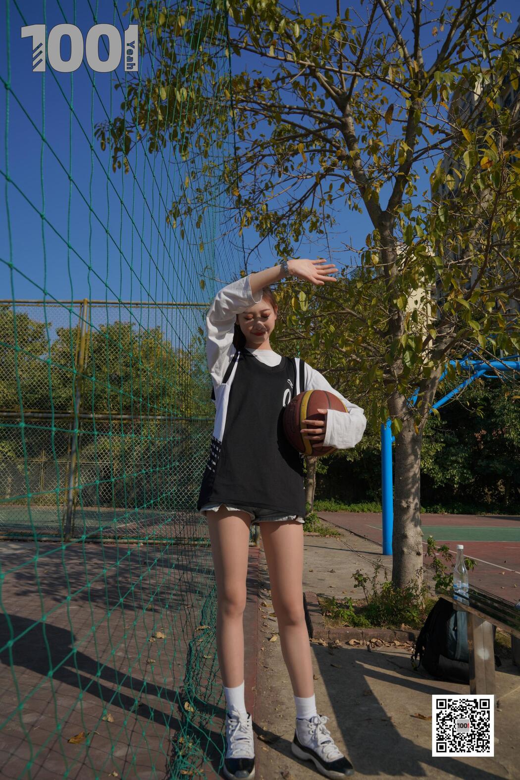 [IESS One Thousand and One Nights] Model Strawberry "Playing Basketball with Girlfriend 2" with beautiful legs in stockings