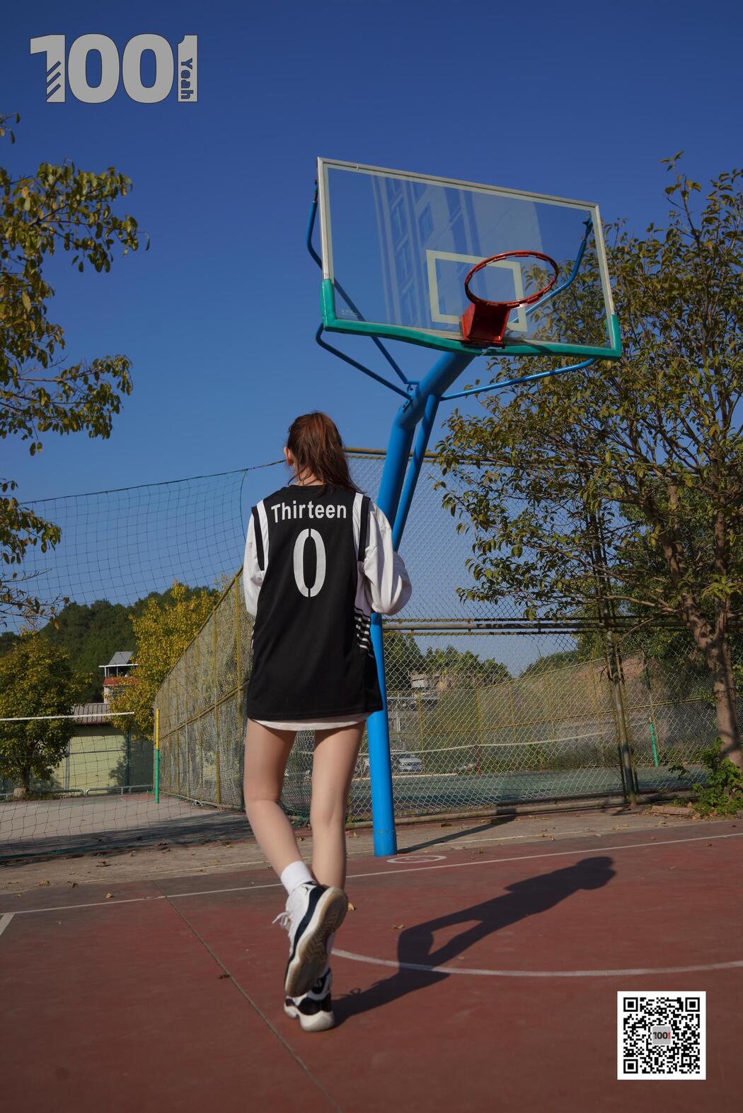 [IESS One Thousand and One Nights] Model Strawberry "Playing Basketball with Girlfriend 2" with beautiful legs in stockings